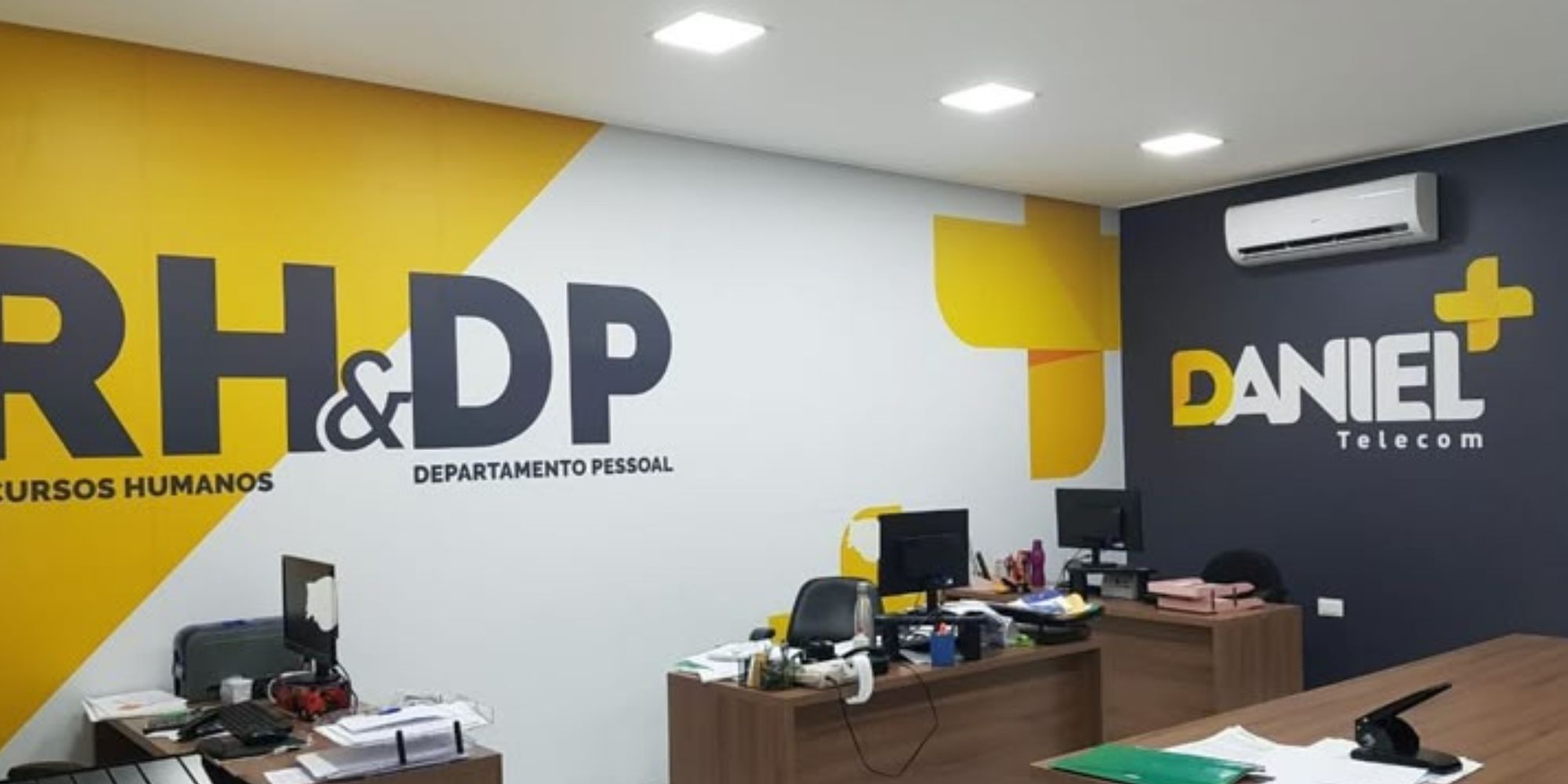 Ahli Branding Visual Ruko dan Kantor Wikisa Advertising